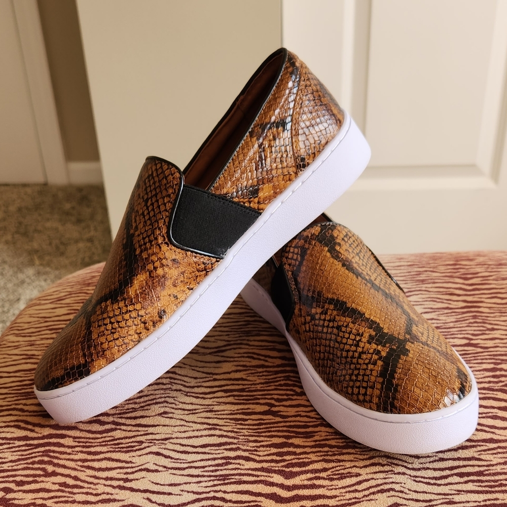 Vionic Demetra leather womens snakeskin print slip on